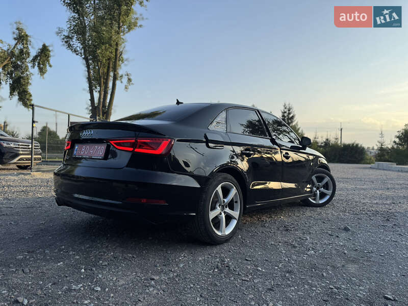 Седан Audi A3 2015 в Львові