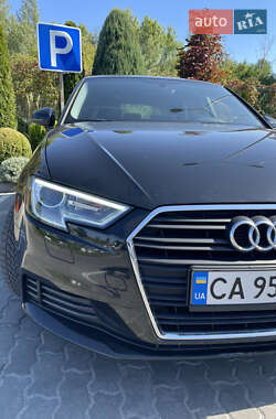 Хэтчбек Audi A3 2017 в 