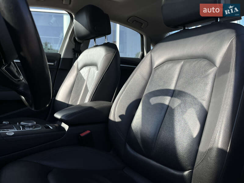 Седан Audi A3 2015 в Ровно