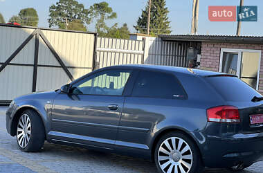 Хетчбек Audi A3 2004 в 