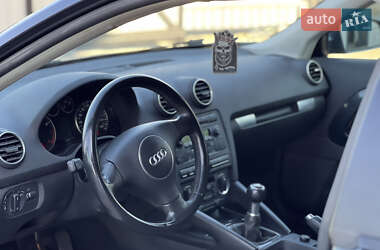 Хетчбек Audi A3 2004 в 