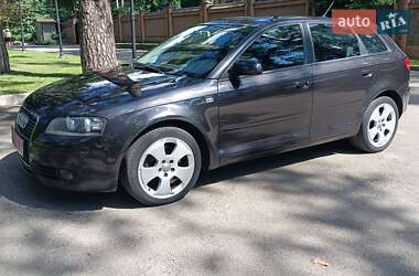 Хэтчбек Audi A3 2005 в 