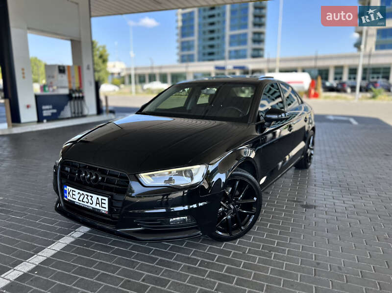 Седан Audi A3 2016 в 