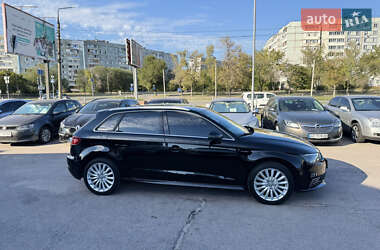 Хэтчбек Audi A3 2017 в 