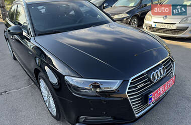 Хэтчбек Audi A3 2017 в 