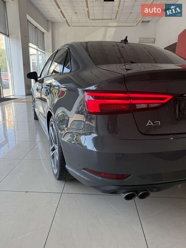 Седан Audi A3 2019 в Черновцах