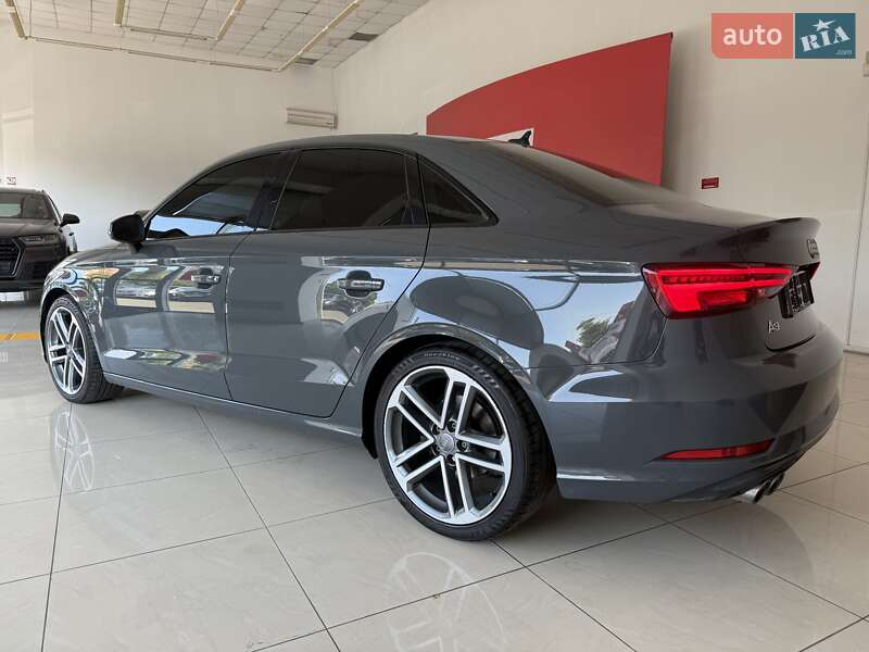 Седан Audi A3 2019 в Черновцах