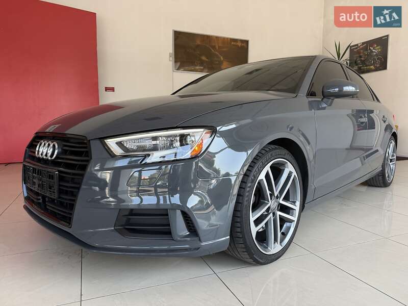 Седан Audi A3 2019 в Черновцах