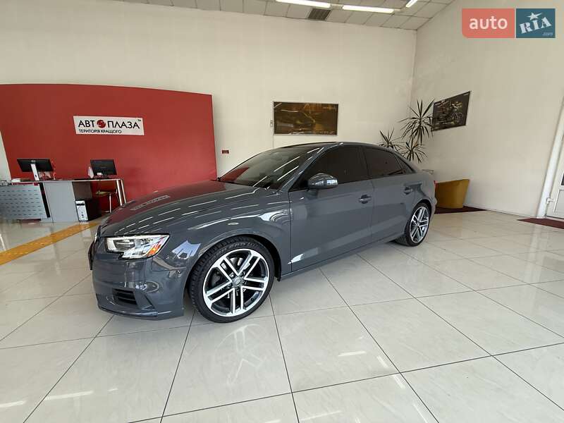 Седан Audi A3 2019 в Черновцах