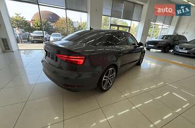 Седан Audi A3 2019 в 