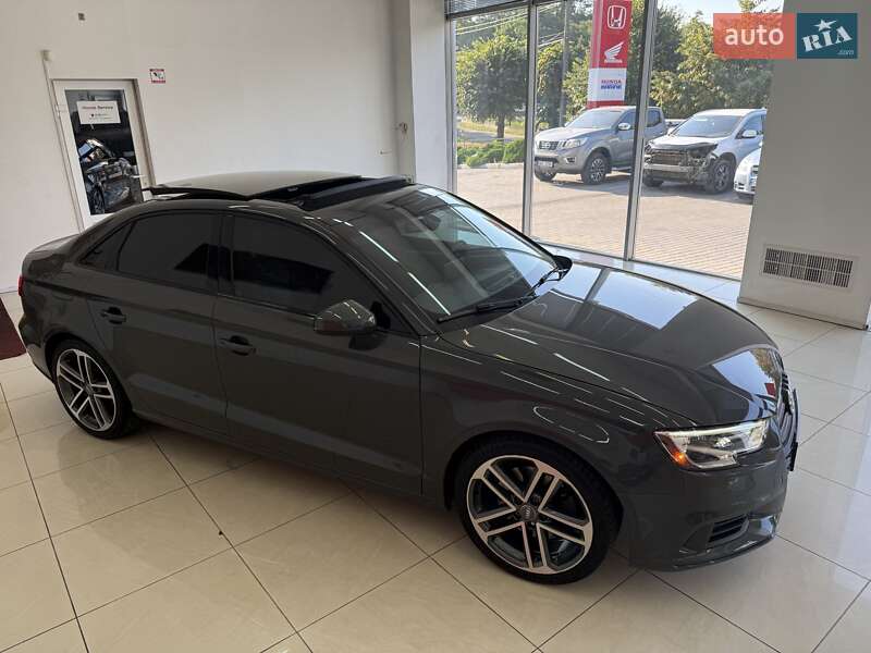 Седан Audi A3 2019 в Черновцах