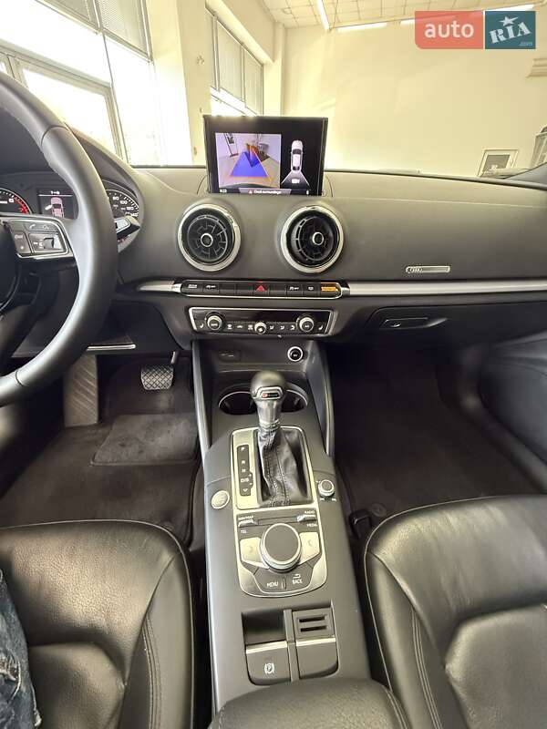 Седан Audi A3 2019 в Черновцах