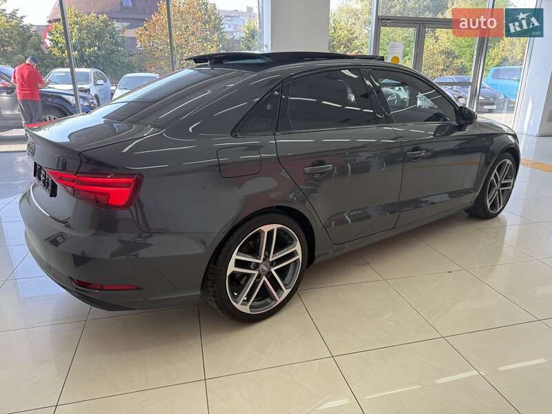 Седан Audi A3 2019 в Черновцах
