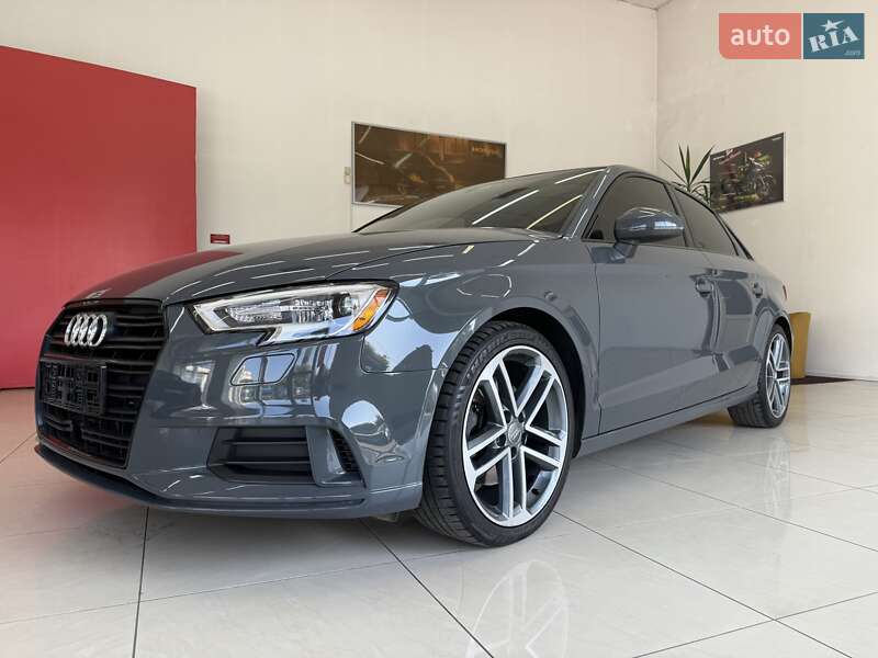 Седан Audi A3 2019 в Черновцах
