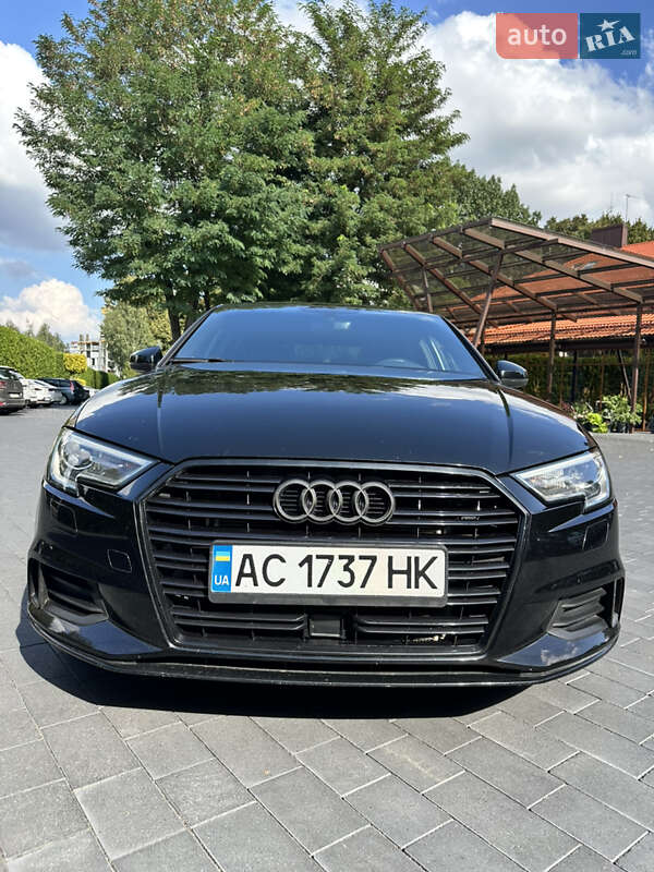 Седан Audi A3 2016 в Луцьку