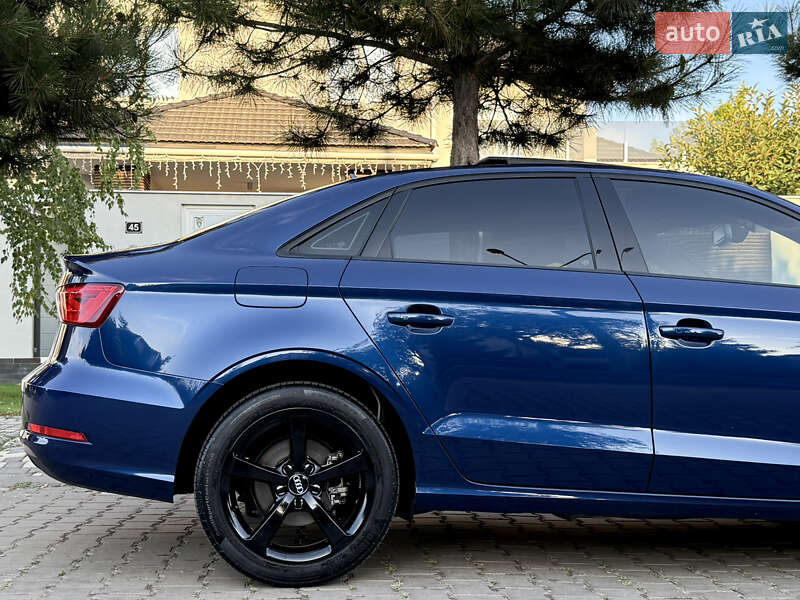 Седан Audi A3 2015 в Одессе