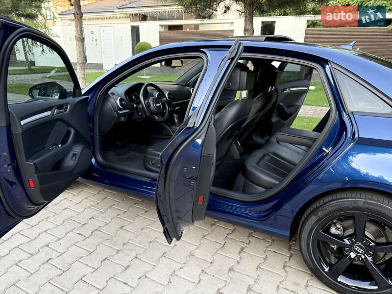 Седан Audi A3 2015 в Одессе