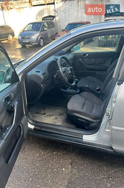 Хэтчбек Audi A3 2001 в 