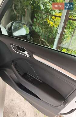 Седан Audi A3 2016 в 
