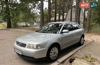 Хэтчбек Audi A3 1998 в 