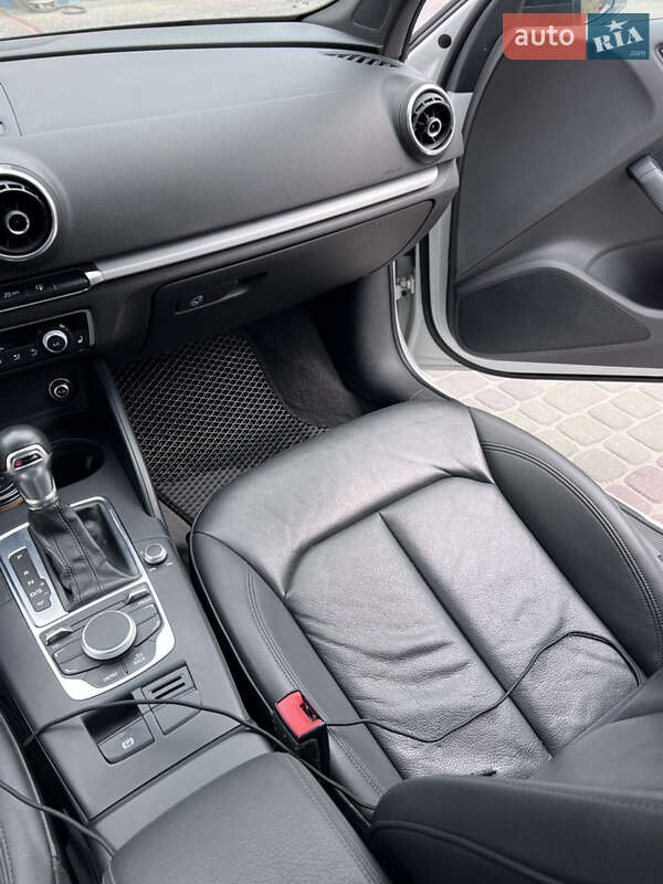 Седан Audi A3 2015 в Тернополе