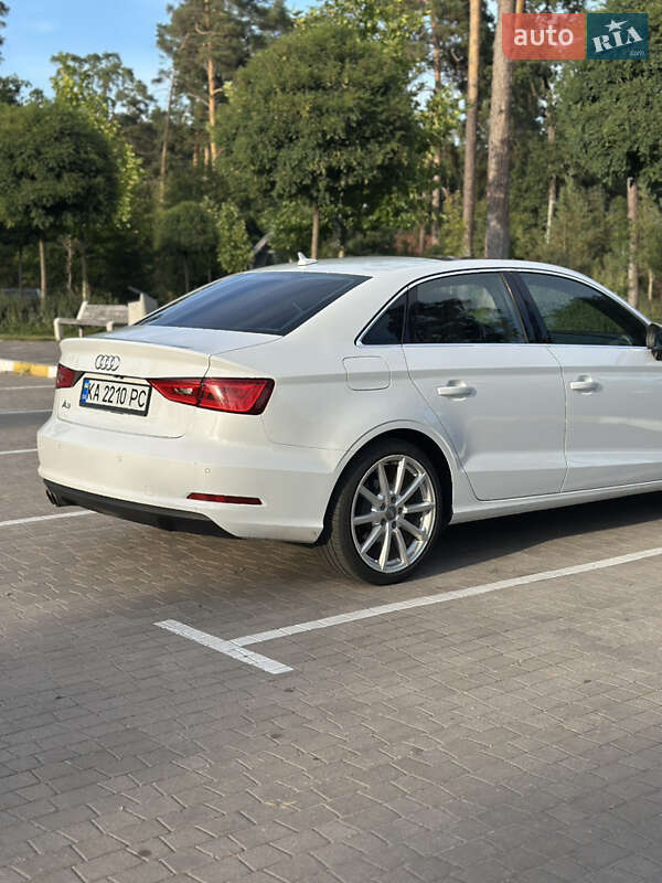 Седан Audi A3 2015 в Киеве