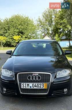 Хэтчбек Audi A3 2005 в 