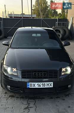 Хэтчбек Audi A3 2004 в 