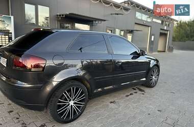 Хэтчбек Audi A3 2004 в 