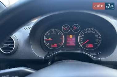 Хэтчбек Audi A3 2004 в 