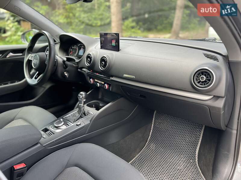 Хэтчбек Audi A3 2019 в Львове