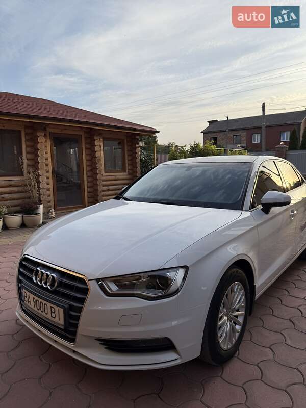 Седан Audi A3 2016 в 