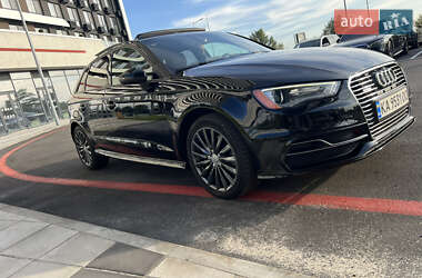 Хетчбек Audi A3 2016 в 