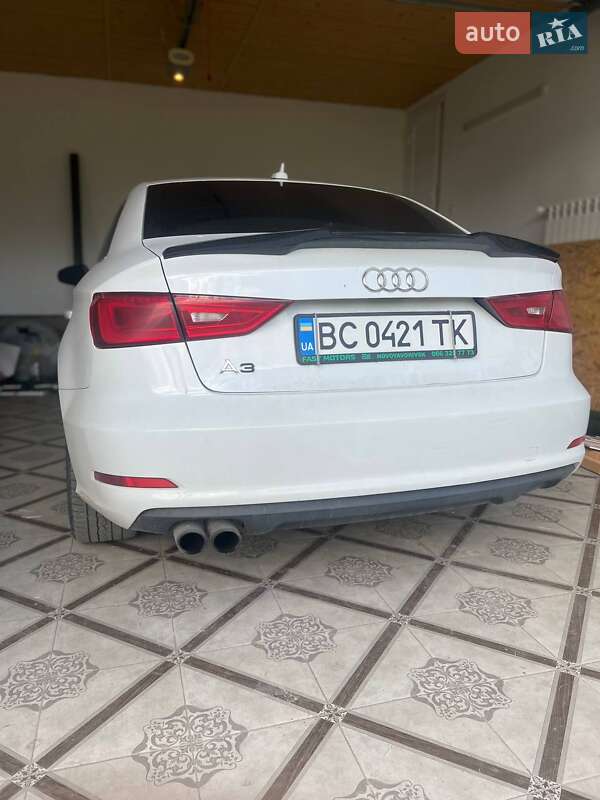 Седан Audi A3 2015 в Самборі