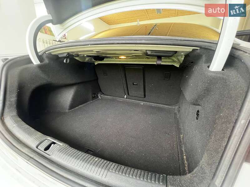 Седан Audi A3 2015 в Самборі