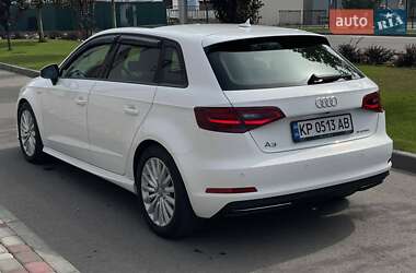 Хетчбек Audi A3 2016 в 