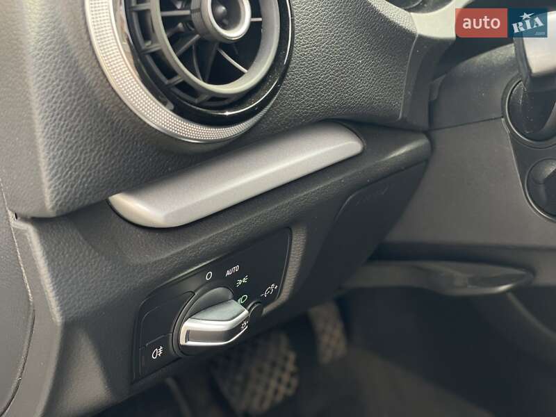 Хэтчбек Audi A3 2016 в Днепре
