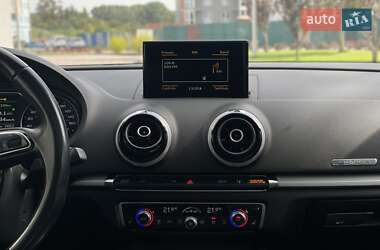 Хетчбек Audi A3 2016 в 