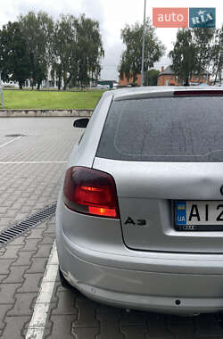 Хэтчбек Audi A3 2004 в 
