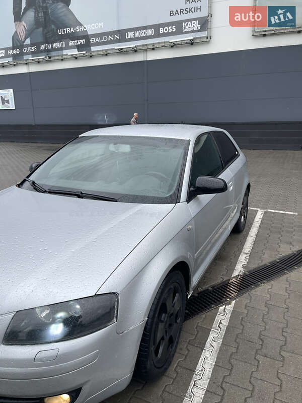 Хэтчбек Audi A3 2004 в Киеве