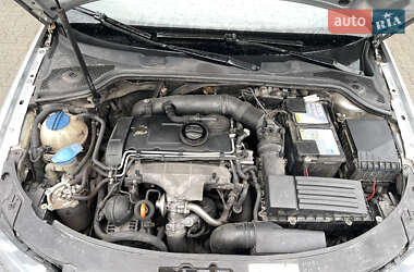 Хэтчбек Audi A3 2004 в 