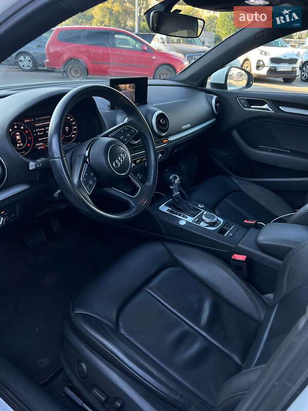 Седан Audi A3 2018 в Львове