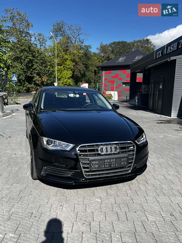 Седан Audi A3 2015 в Самборе
