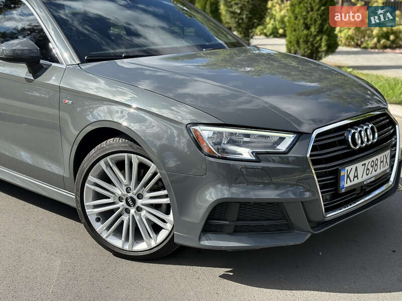 Седан Audi A3 2017 в Киеве