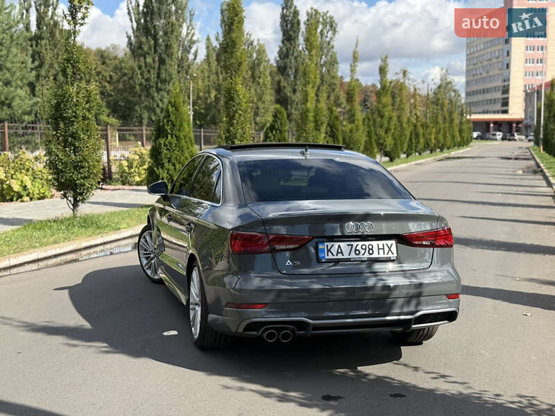 Седан Audi A3 2017 в Киеве