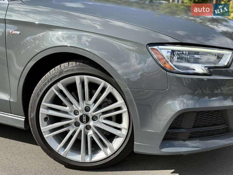 Седан Audi A3 2017 в Киеве