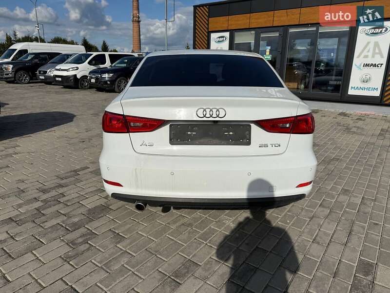 Седан Audi A3 2015 в Львове