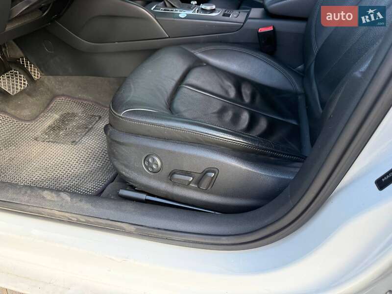 Седан Audi A3 2015 в Львове