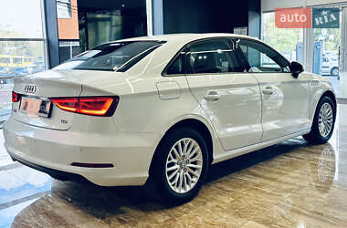 Седан Audi A3 2016 в 