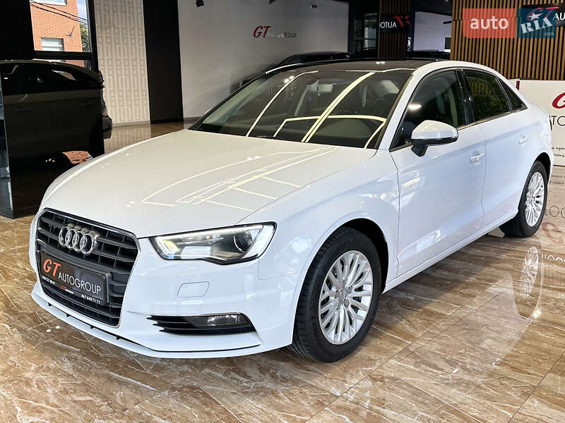 Седан Audi A3 2016 в 